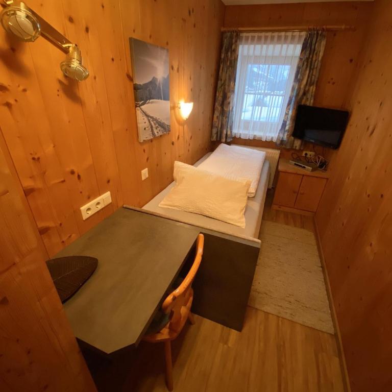 Neuwalder - Einzelzimmer mit Dusche - 2