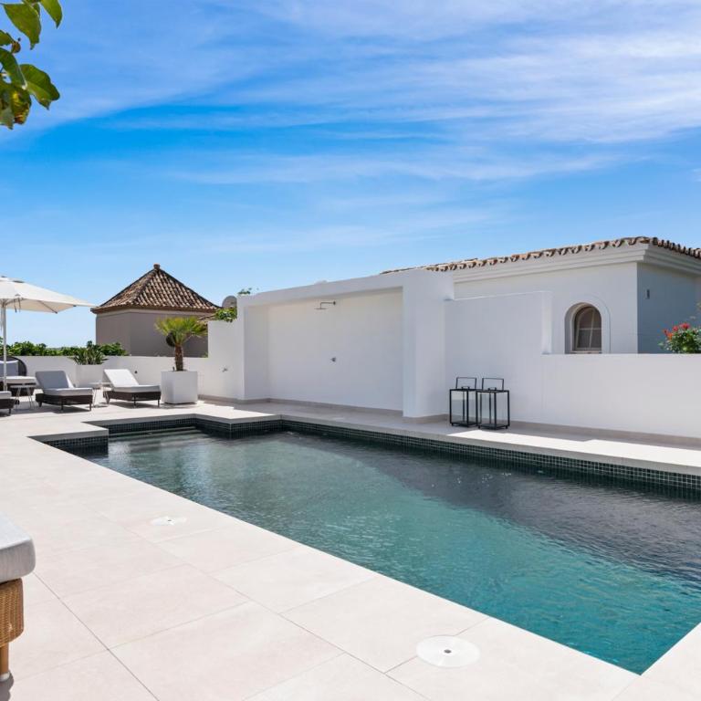 Luxury Villa Near Marbella with Private Pool, Jacuzzi & Modern Amenities - Villa - 55