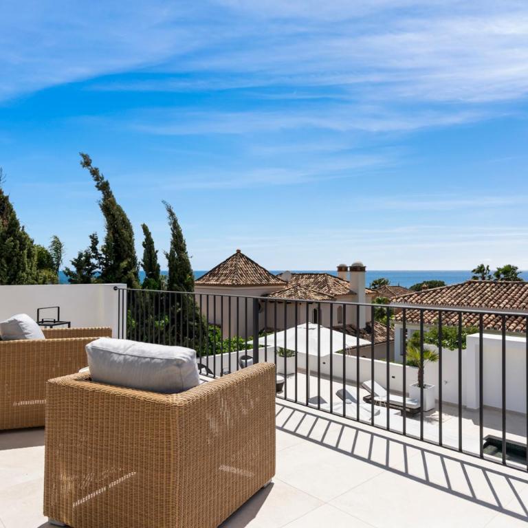 Luxury Villa Near Marbella with Private Pool, Jacuzzi & Modern Amenities - Villa - 30