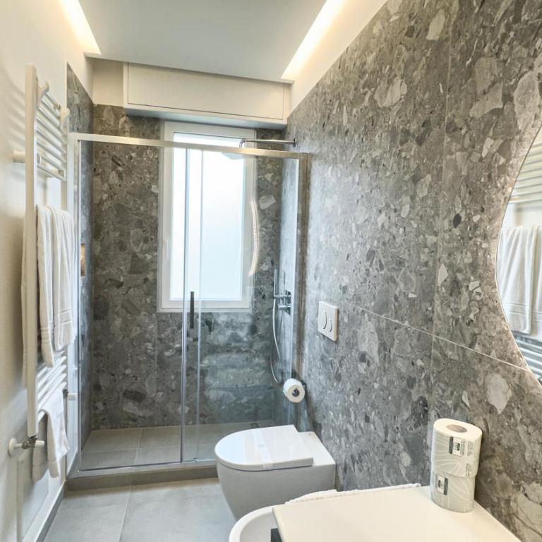 Casa Febo, in centro con parcheggio privato a 200 mt dal mare - Camera Queen Deluxe - 16