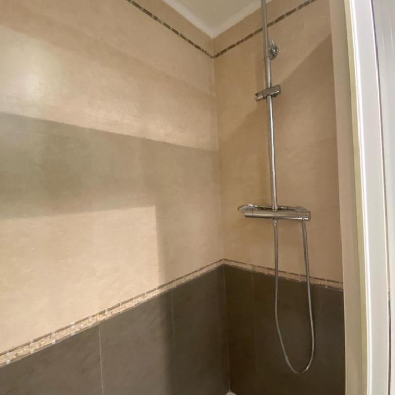 Majestic, a 60 m de la playa y a 100 m del centro de la ciudad - Two-Bedroom Apartment - 12