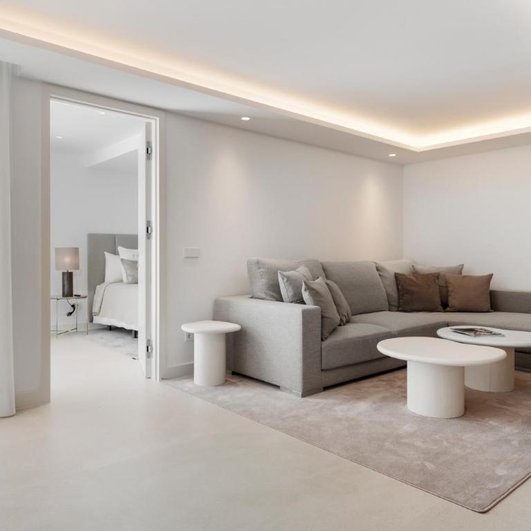 Luxury Villa Near Marbella with Private Pool, Jacuzzi & Modern Amenities - Villa - 36