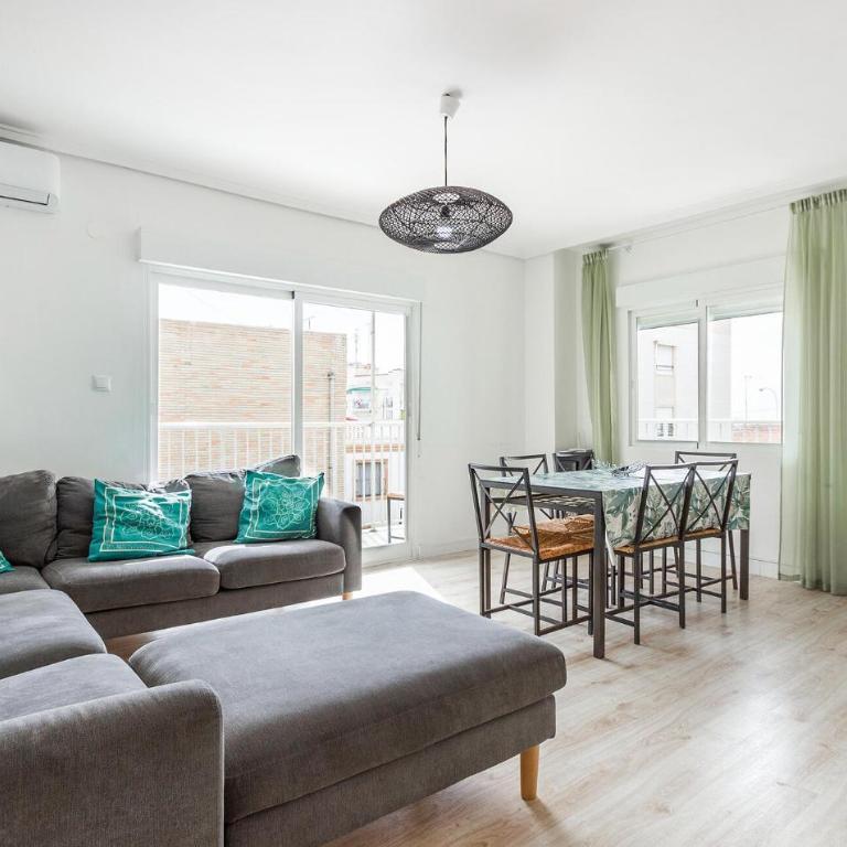 Gorgeous Apartment In Santa Pola With Wifi - Apartamento de 3 dormitorios - 3
