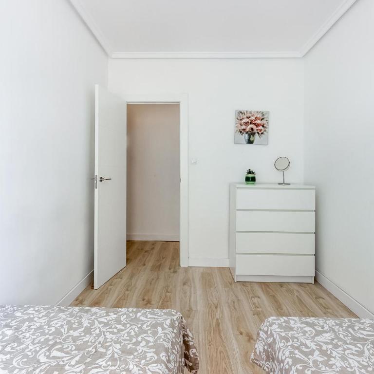 Gorgeous Apartment In Santa Pola With Wifi - Apartamento de 3 dormitorios - 15