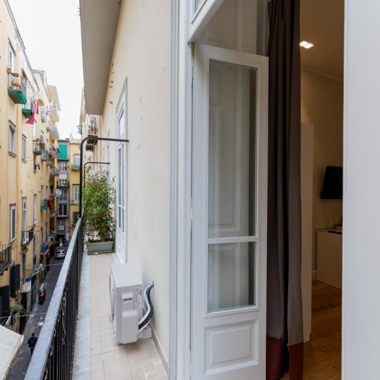 Piazza San Domenico Luxury Suites - Deluxe Double Room with Balcony - 8