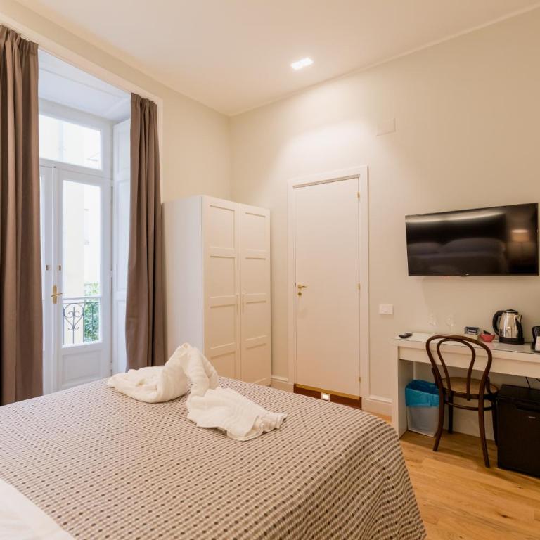 Piazza San Domenico Luxury Suites - Deluxe Double Room with Balcony - 16