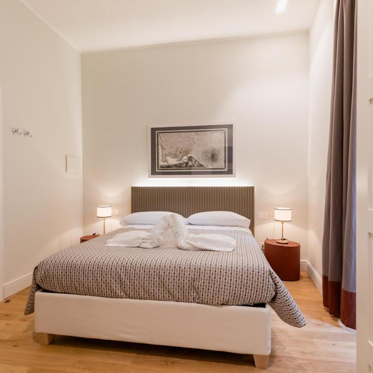 Piazza San Domenico Luxury Suites - Deluxe Double Room with Balcony - 20