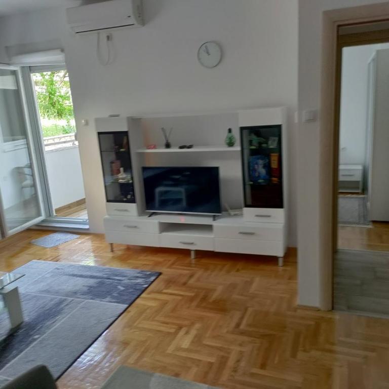 Nevena - One-Bedroom Apartment - 1