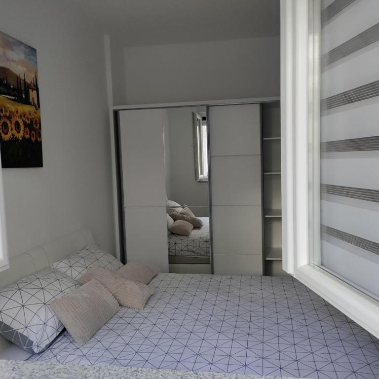 Nevena - One-Bedroom Apartment - 10