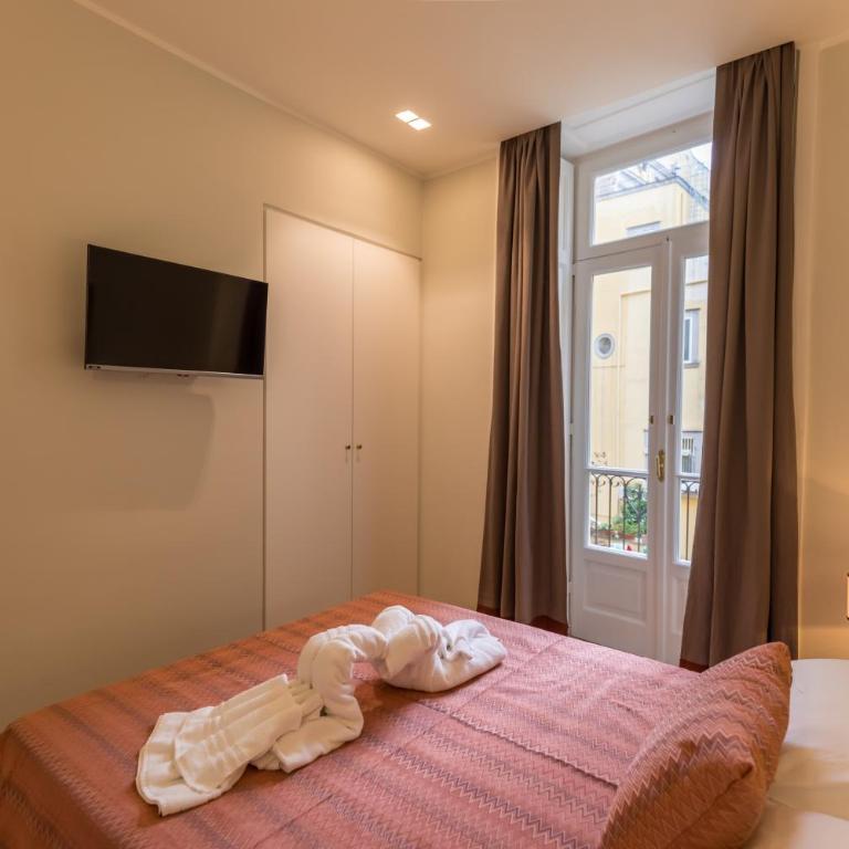 Piazza San Domenico Luxury Suites - Deluxe Double Room with Balcony - 14