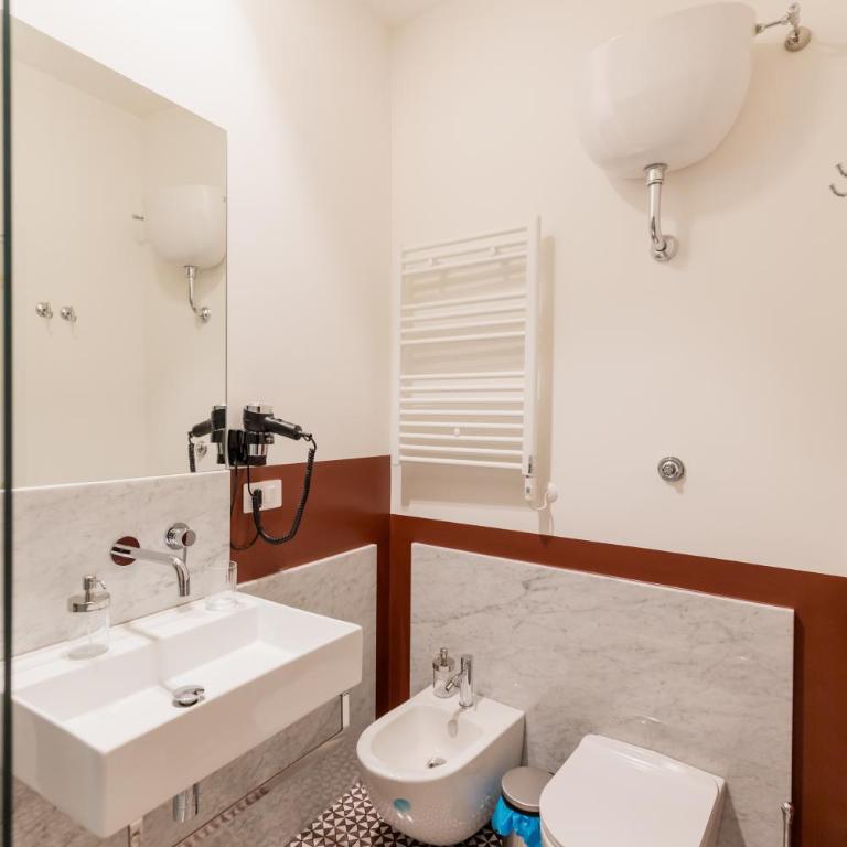 Piazza San Domenico Luxury Suites - Deluxe Double Room with Balcony - 10