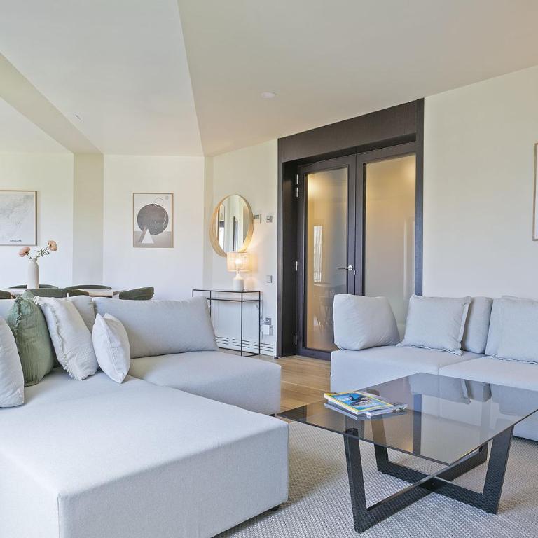 Ola Living Paseo de Gracia - Three-Bedroom Apartment with View - 6