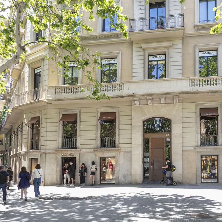 Ola Living Paseo de Gracia - Three-Bedroom Apartment with View - 29