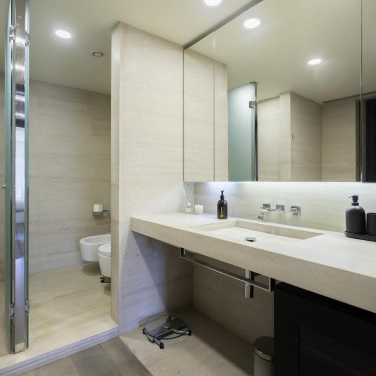 Ola Living Paseo de Gracia - Three-Bedroom Apartment - 15