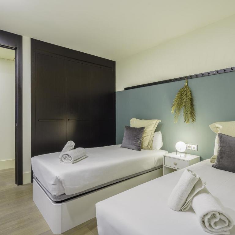 Ola Living Paseo de Gracia - Three-Bedroom Apartment - 17