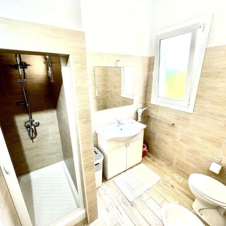Villa vista mare con giardino e parcheggio - Two-Bedroom House - 4