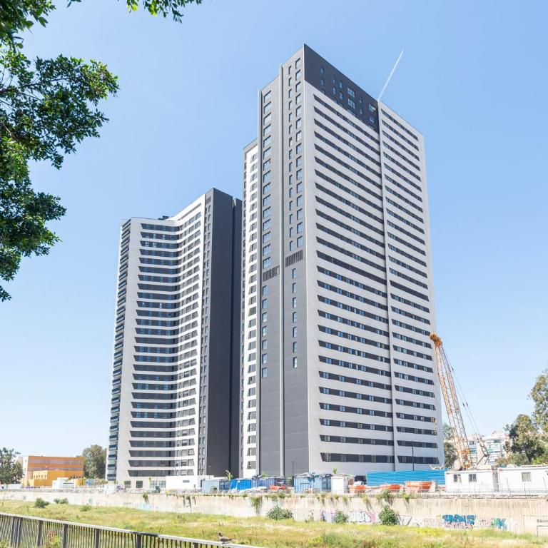 Skyline Rooftop Pool & Coworking by ELE Apartments - Apartamento de 1 dormitorio - 50