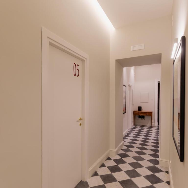Piazza San Domenico Luxury Suites - King Room with Balcony - 18