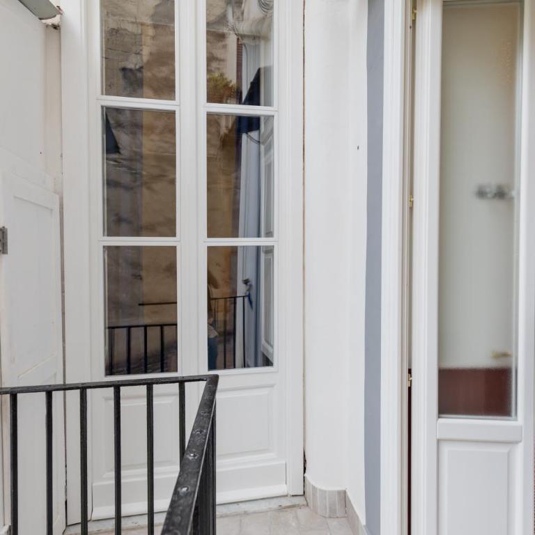 Piazza San Domenico Luxury Suites - Deluxe Double Room with Balcony - 4