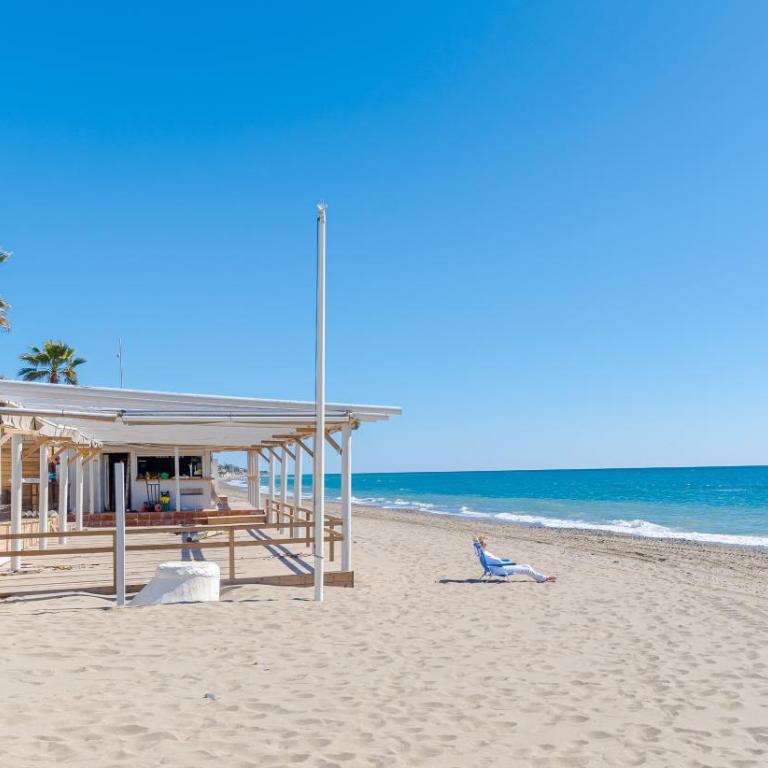 Luxury Villa Near Marbella with Private Pool, Jacuzzi & Modern Amenities - Villa - 64
