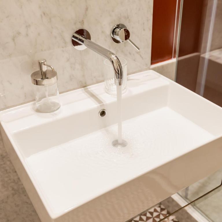 Piazza San Domenico Luxury Suites - Deluxe Double Room with Balcony - 18