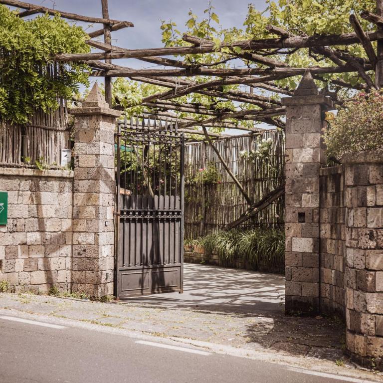 Villa Gallone - Camera Tripla Luxury - 25