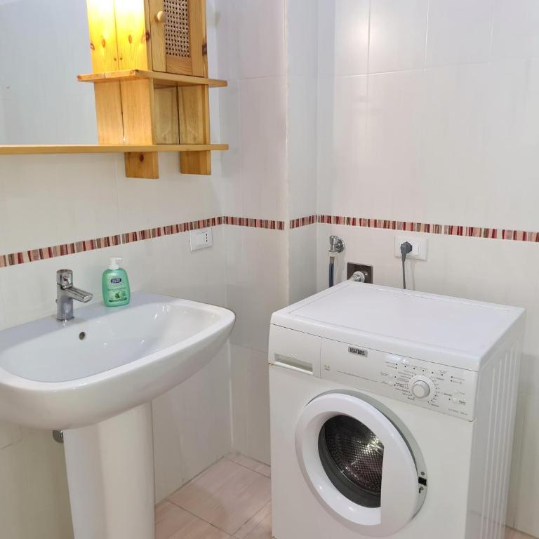 Residenza Orchidea in baia verde - Three-Bedroom Apartment - 7