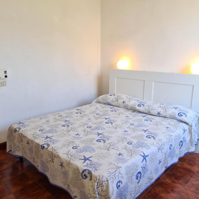 Residenza Orchidea in baia verde - Three-Bedroom Apartment - 16