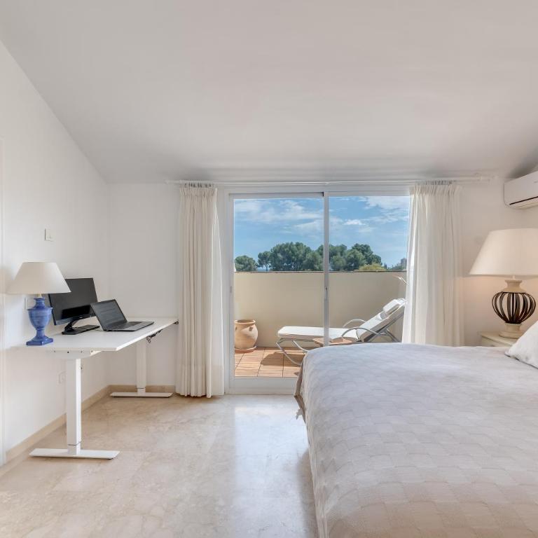 Cozy 3 BDRM Sunny Townhouse w BBQ and Pool - Three-Bedroom Apartment - 26