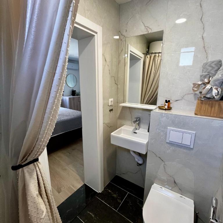 Sha Sho - One-Bedroom Apartment - 1