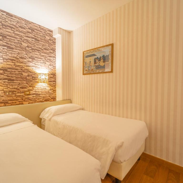 Hotel Il Guercino - Camera Tripla - 4