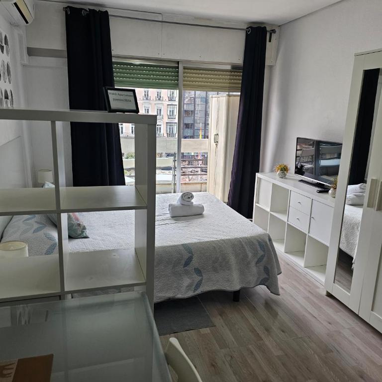 Estudio Doble con Balcon en Madrid Centro (Chueca) - One-Bedroom Apartment - 8