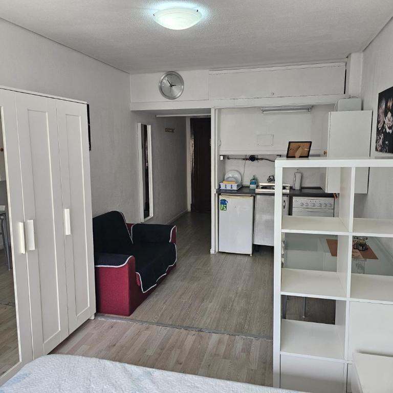 Estudio Doble con Balcon en Madrid Centro (Chueca) - One-Bedroom Apartment - 4
