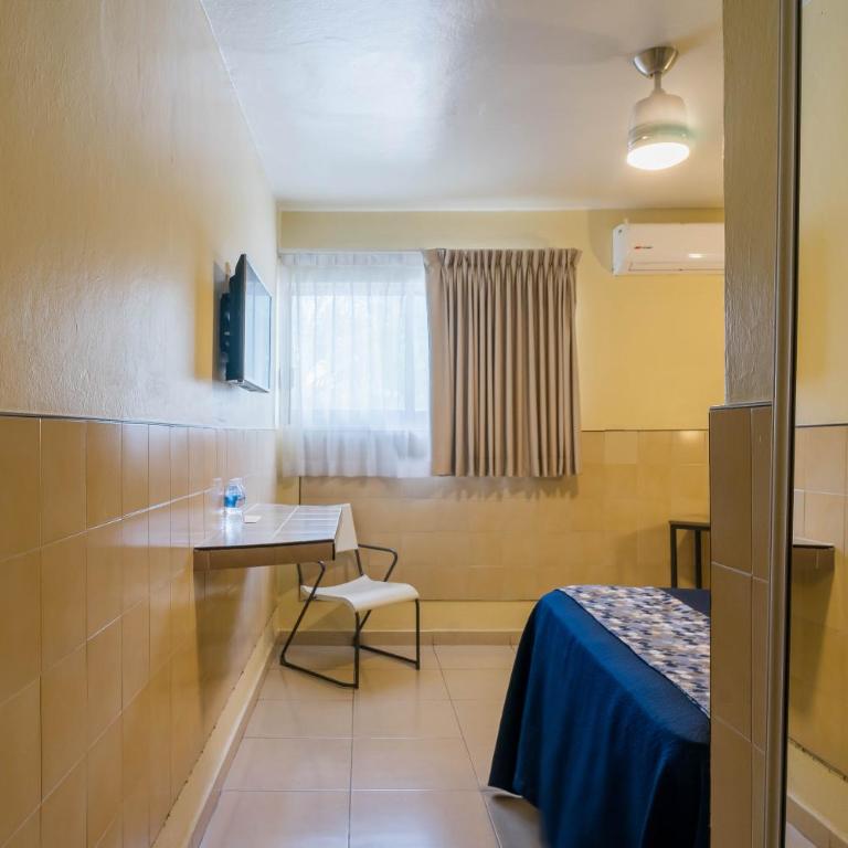 Hotel Mazatlan - Queen Room - 2