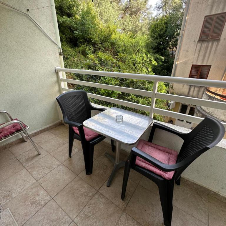 Quiet Studio in Becići-Next to Hotel Mediteran- Garage free - Studio with Terrace - 3
