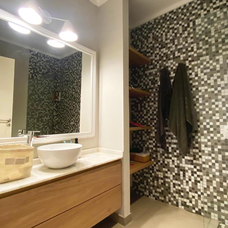 MODERNO, ESPACIOSO Y FAMILIAR, GRAN UBICACION!! - Two-Bedroom Apartment - 18