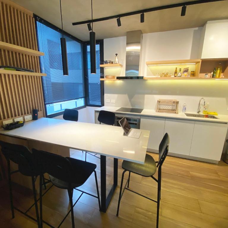 MODERNO, ESPACIOSO Y FAMILIAR, GRAN UBICACION!! - Two-Bedroom Apartment - 12