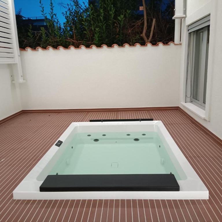 I Limoni - Appartamento con 1 Camera da Letto e Vasca Idromassaggio - 5