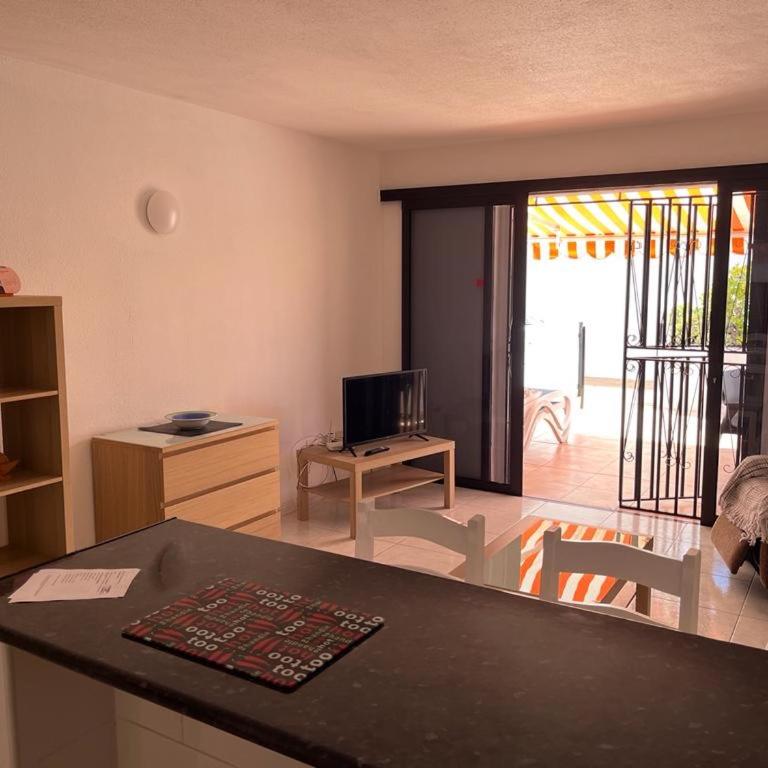 Apart Hotel 1 bed Apartment 8A1, Victoria Court 1, Los Cristianos, Tenerife - Habitación Doble Deluxe - 2 camas - 7