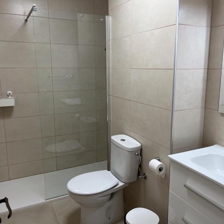 Apart Hotel 1 bed Apartment 8A1, Victoria Court 1, Los Cristianos, Tenerife - Habitación Doble Deluxe - 2 camas - 9