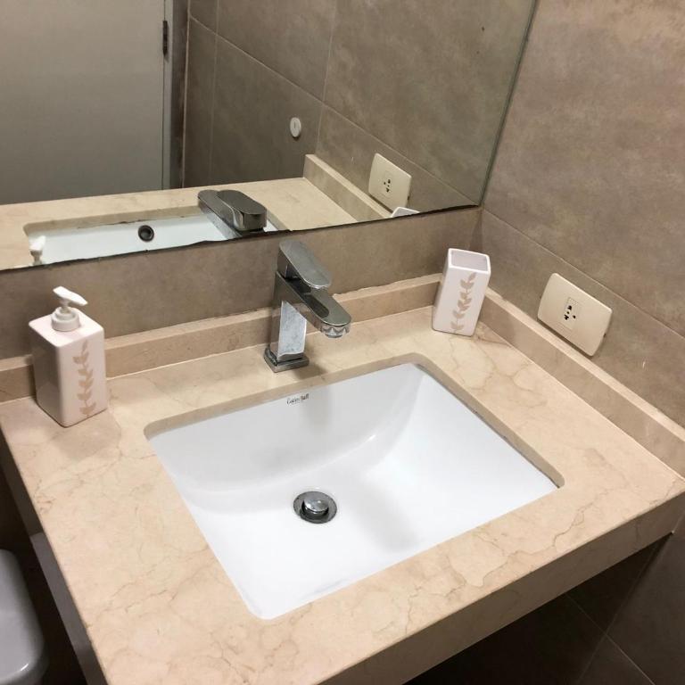 Cozy Apartment Miraflores - Two-Bedroom Apartment with Balcony - 15