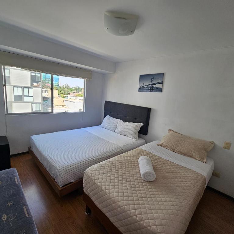Cozy Apartment Miraflores - Two-Bedroom Apartment with Balcony - 9