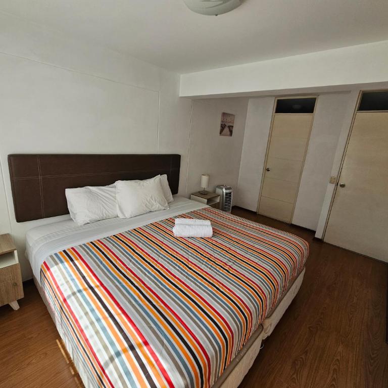 Cozy Apartment Miraflores - Two-Bedroom Apartment with Balcony - 3