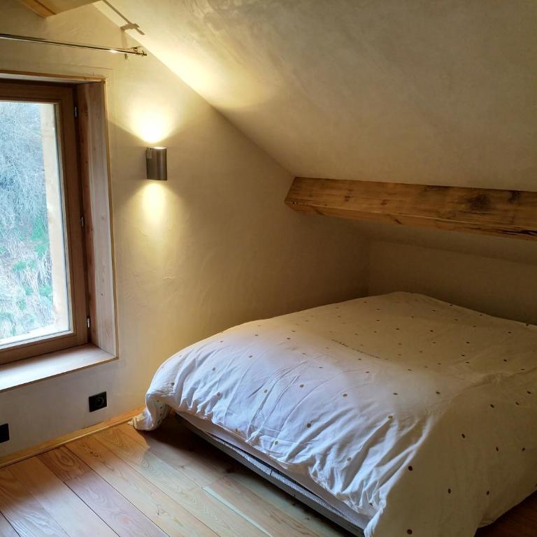 Le grenier du Roux - Appartement 3 Chambres avec Vue sur la Montagne - 10