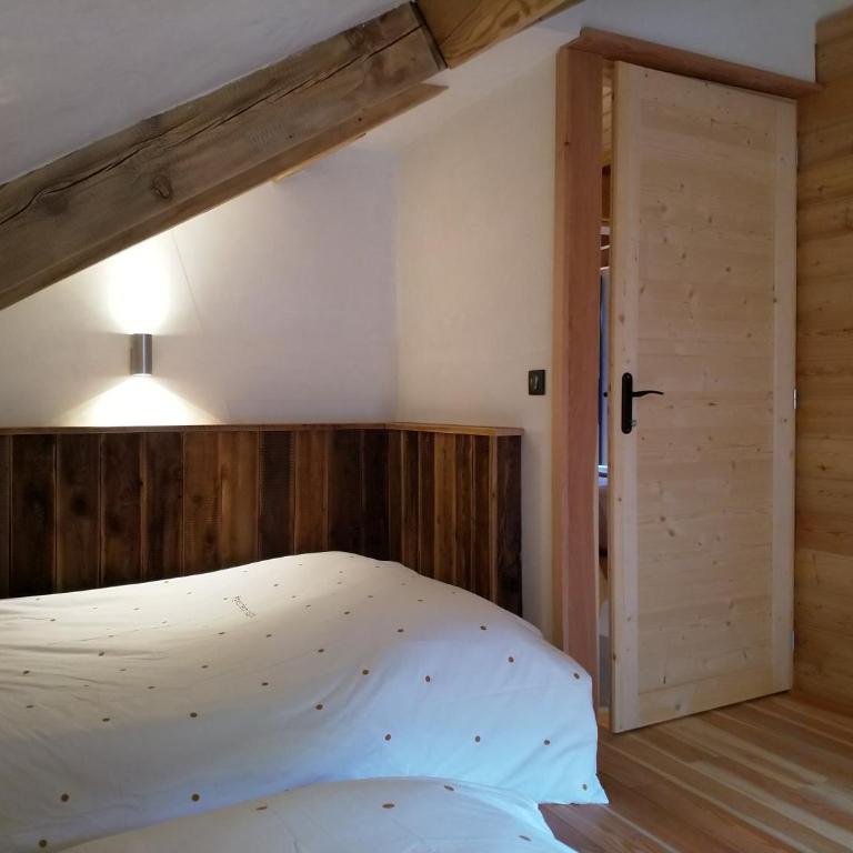 Le grenier du Roux - Appartement 3 Chambres avec Vue sur la Montagne - 11