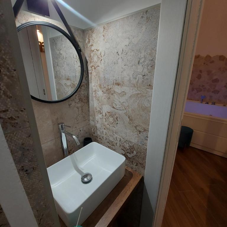 Greso - Deluxe King Room - 11