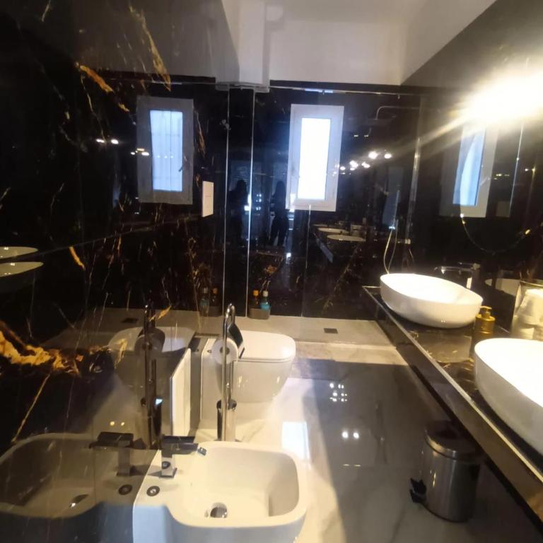 Cuore di Napoli Centro - Three-Bedroom Apartment - 23