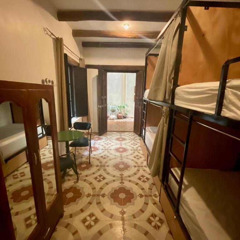 Casa San Cristóbal - Bed in 4-Bed Female Dormitory Room - 2
