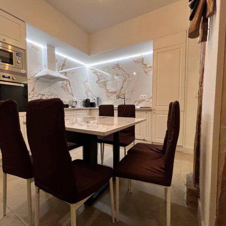 LOFT Style 10 centro madrid - Three-Bedroom Apartment - 8