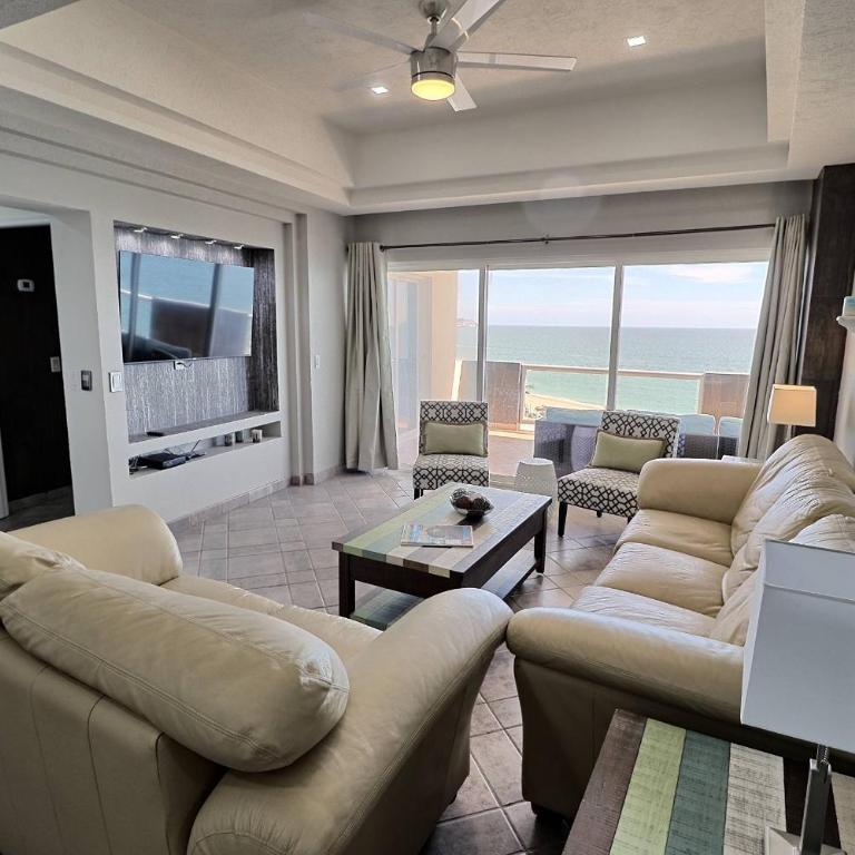 Las Palmas Resort - Junior Suite with Sea View - 3